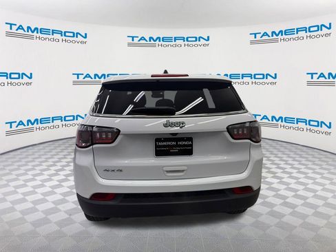 Used 2023 Jeep Compass Sport image 4