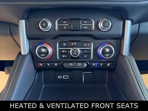 Used 2023 GMC Yukon XL SLT w/ SLT Luxury Package image 24