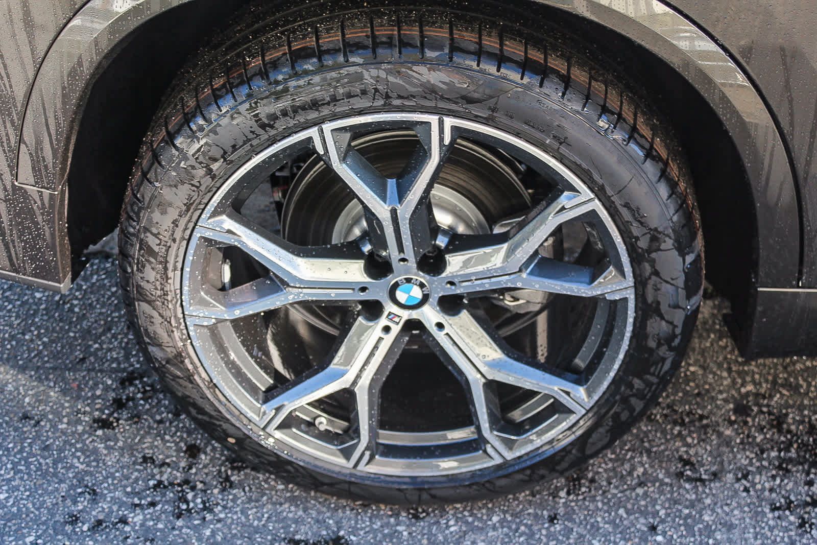 Used 2026 BMW X5 sDrive40i w/ M Sport Package RWD image 8