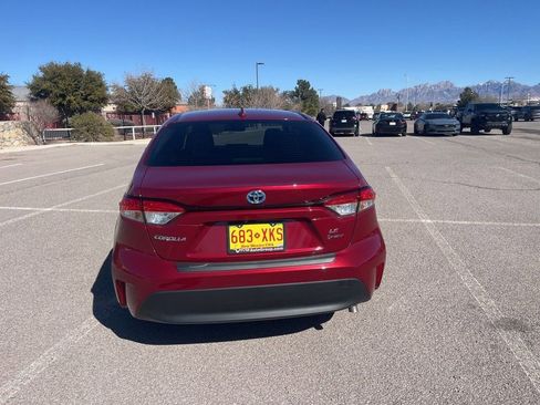 Used 2025 Toyota Corolla LE image 4