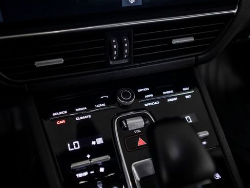 Used 2019 Porsche Cayenne AWD/4WD image 31