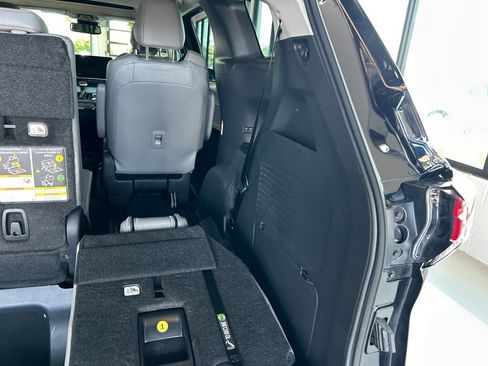 Used 2026 Toyota Sienna XLE AWD/4WD image 20
