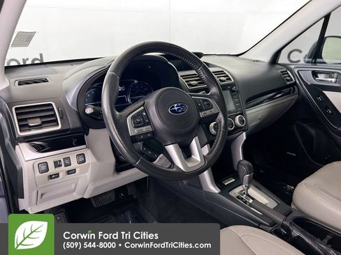 Used 2018 Subaru Forester 2.5i Limited AWD/4WD image 3