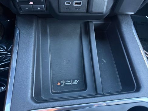 Used 2019 Chevrolet Silverado 1500 High Country image 20