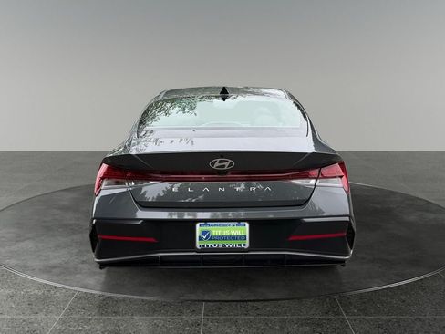 Used 2025 Hyundai Elantra SEL FWD image 8