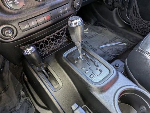 Used 2017 Jeep Wrangler Unlimited Sahara w/ Connectivity Group image 13