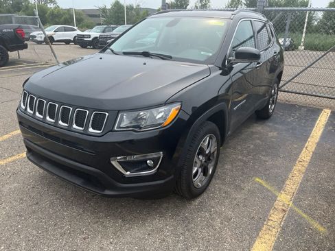 Used 2019 Jeep Compass Limited AWD/4WD image 2
