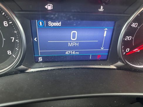 Used 2024 GMC Terrain SLE w/ Driver Convenience Package image 22