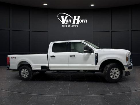 Used 2024 Ford F250 XLT image 2
