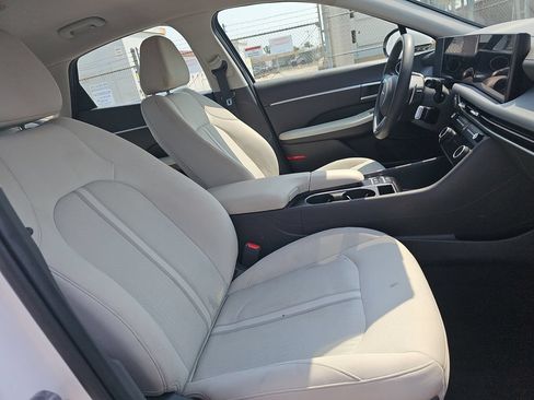 Used 2025 Hyundai Sonata SEL FWD image 10