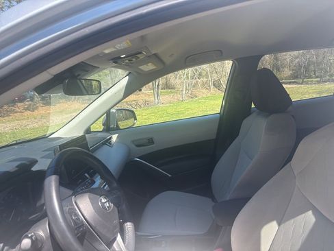 Used 2023 Toyota Corolla Cross LE image 10