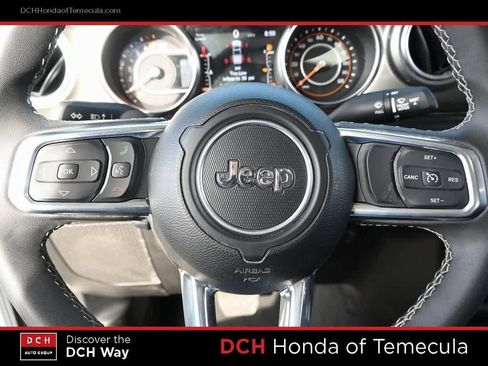 Used 2023 Jeep Gladiator Overland image 10