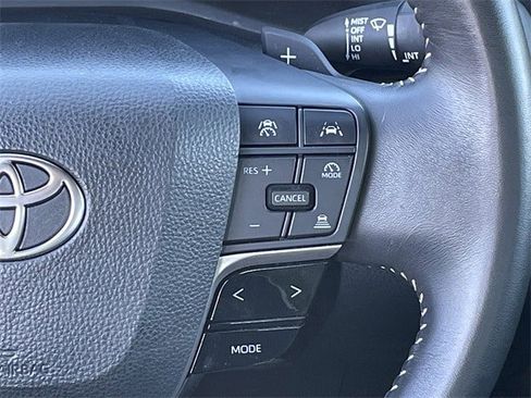 Used 2025 Toyota Camry SE image 15