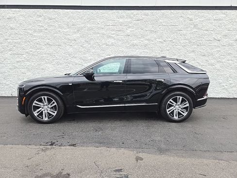 Certified 2024 Cadillac Lyriq Tech w/ Driver Assist Package AWD/4WD image 7