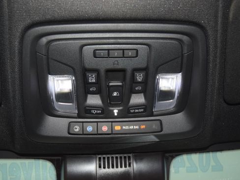 Used 2024 Chevrolet Silverado 2500 High Country w/ High Country Premium Package AWD/4WD image 58