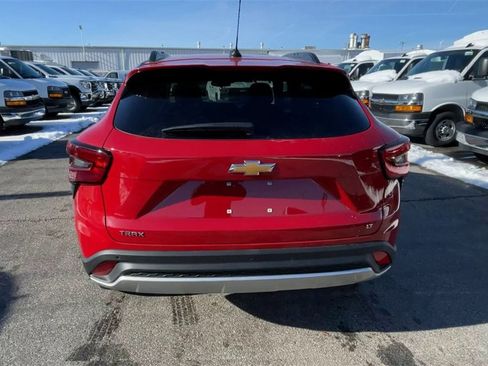 New 2026 Chevrolet Trax LT w/ Driver Confidence Package image 9