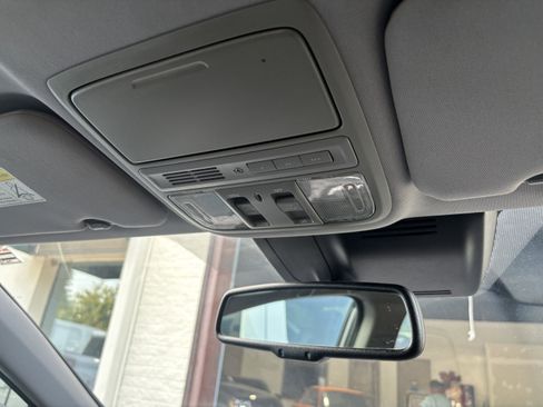 Used 2018 Honda CR-V Touring image 31