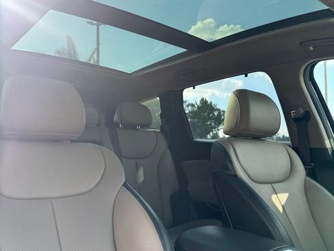 Used 2023 Hyundai Santa Fe SEL w/ Premium Package image 11