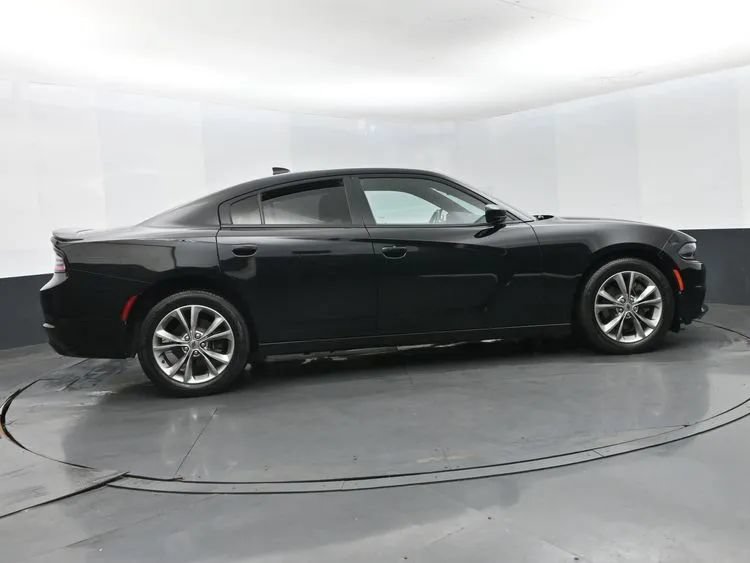 Used 2020 Dodge Charger SXT AWD/4WD image 4