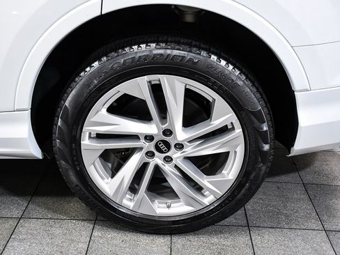 Used 2023 Audi Q7 3.0T Premium Plus w/ Premium Plus Package AWD/4WD image 8