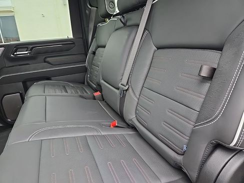 Used 2025 GMC Sierra 2500 AT4X image 27