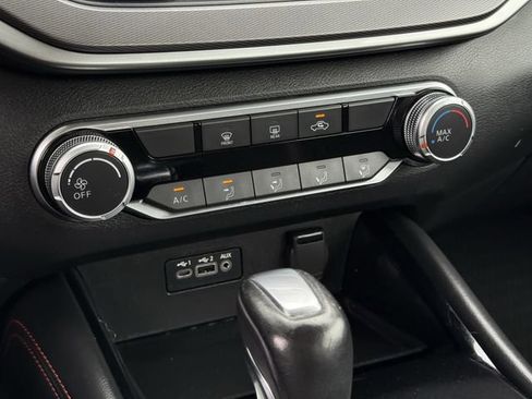 Used 2024 Nissan Altima 2.5 SR FWD image 19
