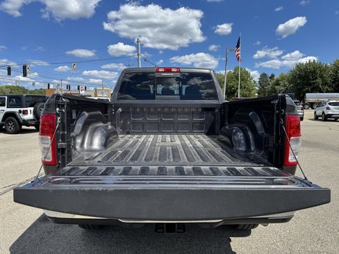 Used 2024 RAM 2500 Tradesman w/ Chrome Appearance Group image 6