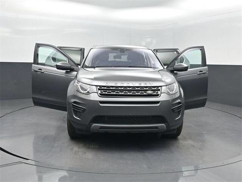 Used 2017 Land Rover Discovery Sport SE image 37