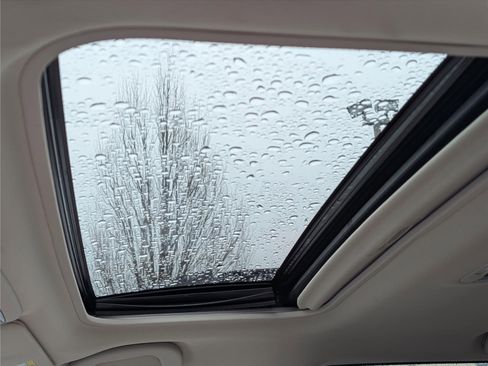 Used 2016 Subaru Outback 3.6R Limited image 19