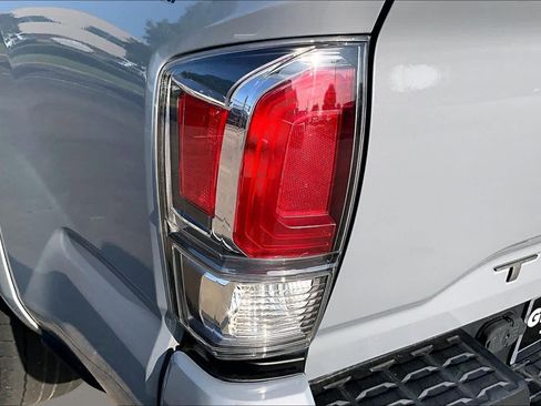 Used 2021 Toyota Tacoma TRD Sport RWD image 27