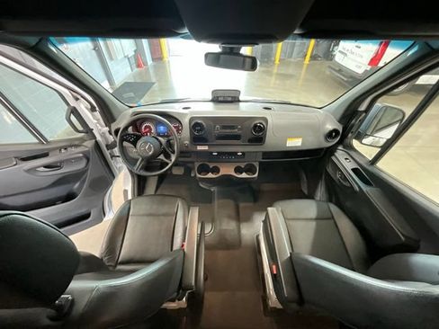 Used 2025 Mercedes-Benz Sprinter 2500 image 12