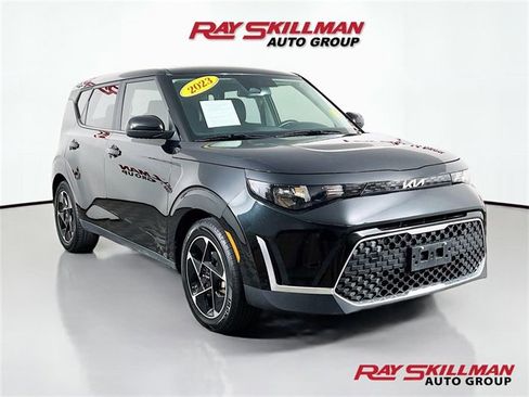 Used 2023 Kia Soul EX image 1