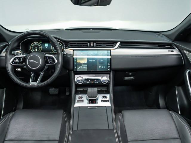 Used 2026 Jaguar F-PACE R-Dynamic S AWD/4WD image 30