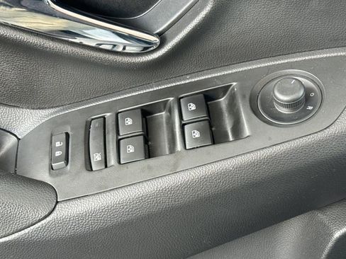 Used 2018 Chevrolet Trax LT w/ LT Convenience Package image 18