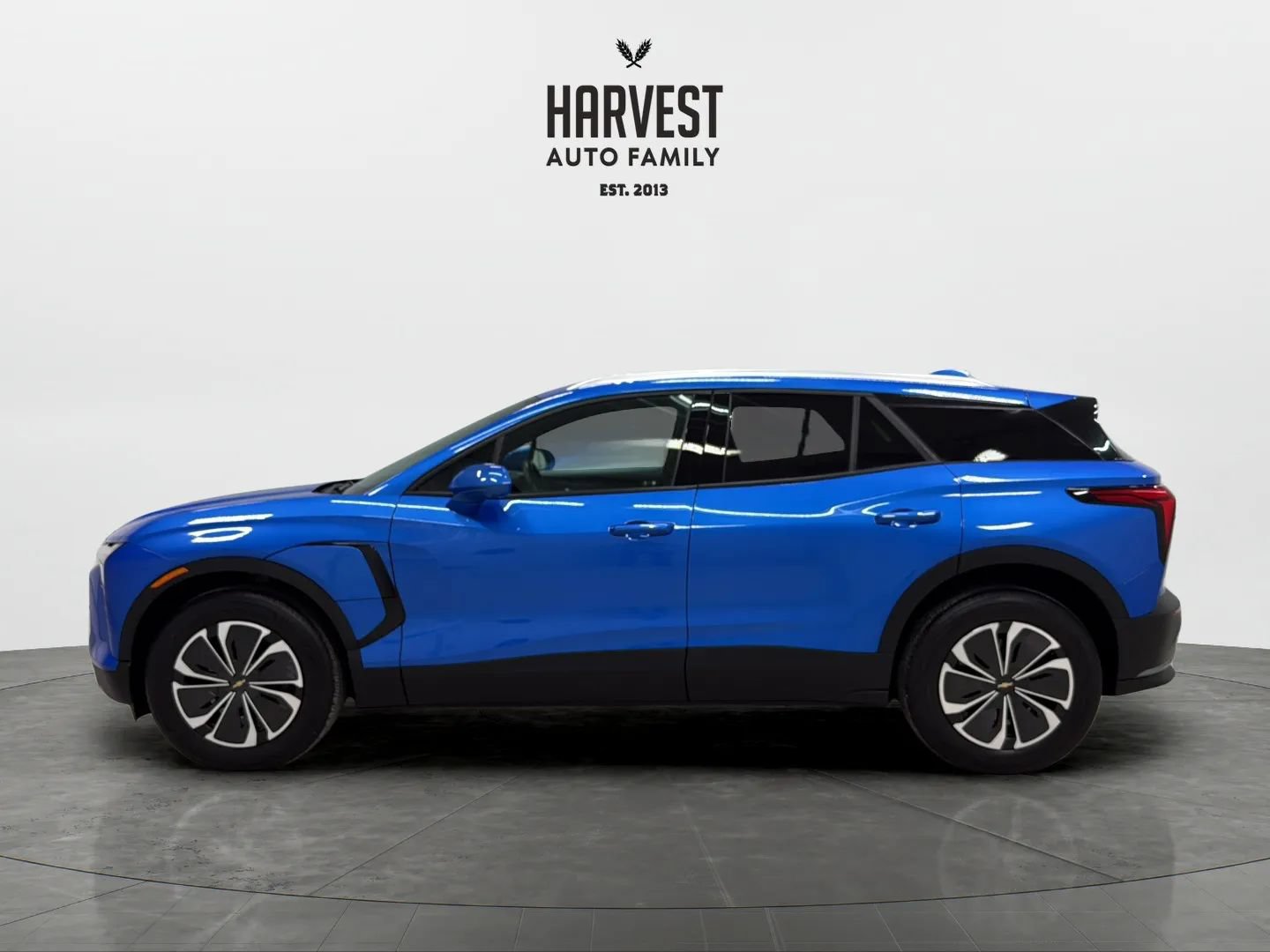 Used 2024 Chevrolet Blazer EV LT AWD/4WD image 2