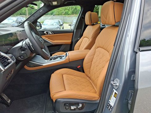 Used 2026 BMW X7 xDrive40i w/ M Sport Package AWD/4WD image 10
