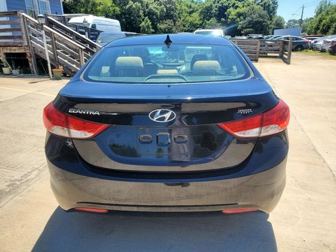 Used 2013 Hyundai Elantra GLS FWD image 10