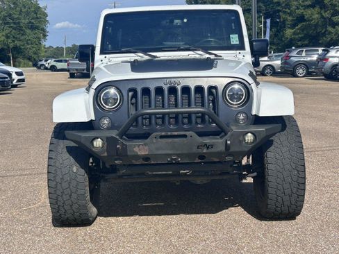 Used 2014 Jeep Wrangler Unlimited Sahara AWD/4WD image 10