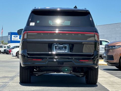 New 2026 Lincoln Navigator L Black Label AWD/4WD image 4