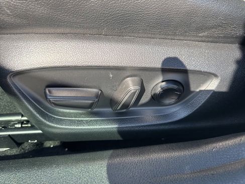 Used 2018 Toyota Camry LE FWD image 18