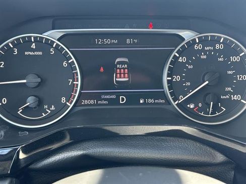 Used 2025 Nissan Pathfinder SV image 17