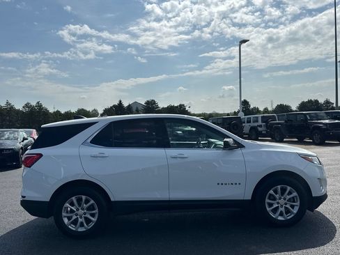 Used 2019 Chevrolet Equinox LT w/ LPO, Blackout Package FWD image 2