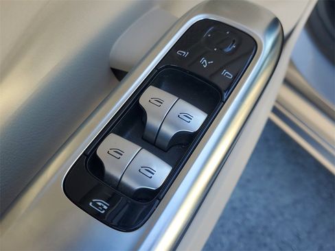 Used 2023 Mercedes-Benz C 300 Sedan image 20