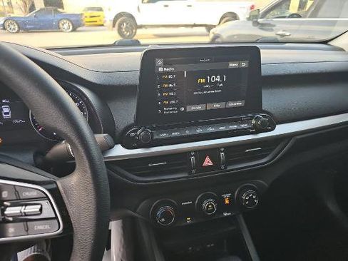 Used 2020 Kia Forte LXS image 9