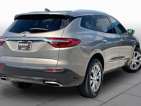 Used 2018 Buick Enclave Avenir w/ Avenir Technology Package FWD image 13