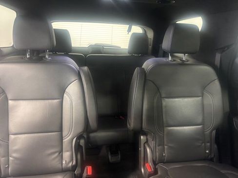 Used 2022 Chevrolet Traverse LT w/ LT Premium Package image 17