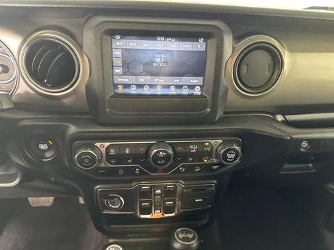 Used 2021 Jeep Wrangler Unlimited Sport image 21