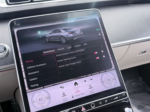 Used 2022 Mercedes-Benz S 580 4MATIC Sedan w/ AMG Line Package image 69