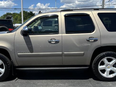 Used 2007 Chevrolet Tahoe LTZ w/ LTZ Preferred Equipment Group AWD/4WD image 12