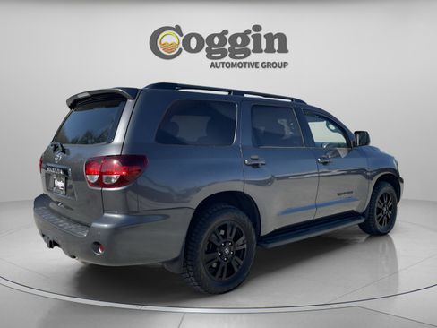 Used 2018 Toyota Sequoia TRD Sport image 6